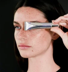 CHRISTIAN BRETON Eye Illuminator - rozjasňující oční krém 15 ml